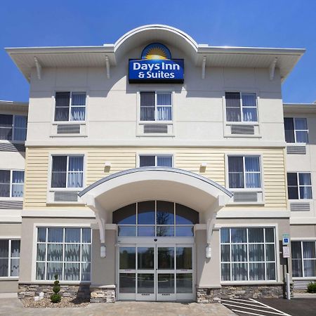 Days Inn & Suites By Wyndham Алтуна Екстер'єр фото