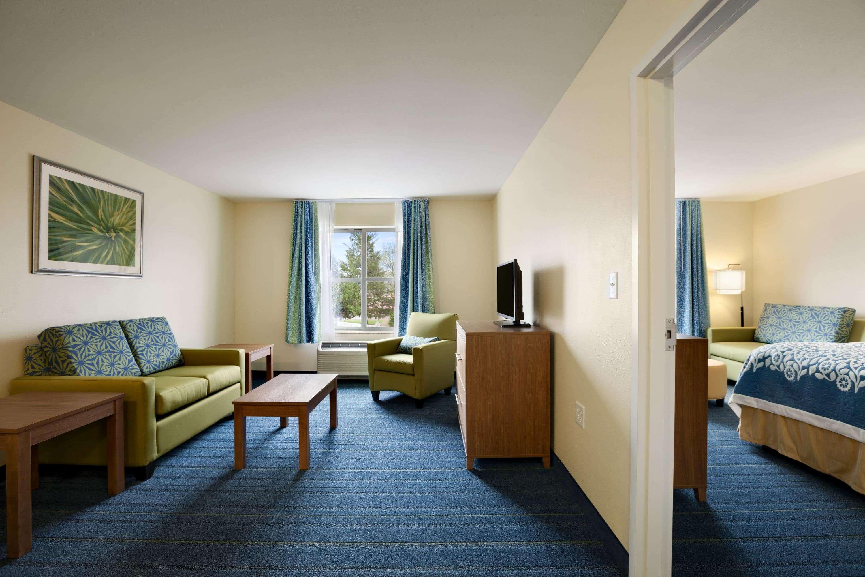 Days Inn & Suites By Wyndham Алтуна Екстер'єр фото